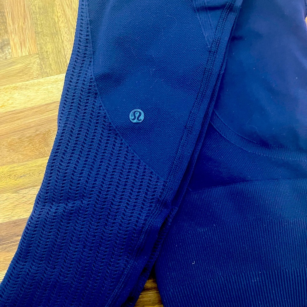 Navy blue Lululemon leggings